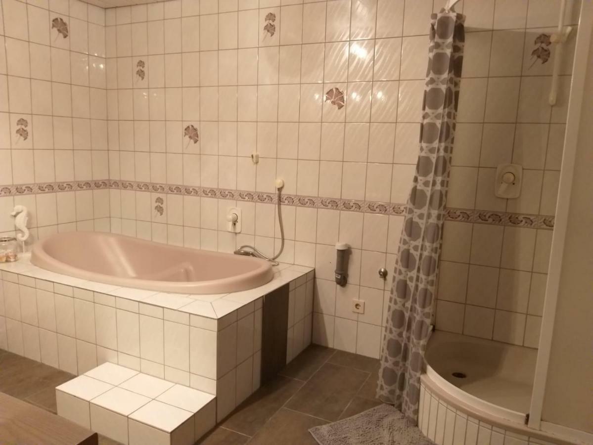 Appartment Rechberghausen ภายนอก รูปภาพ